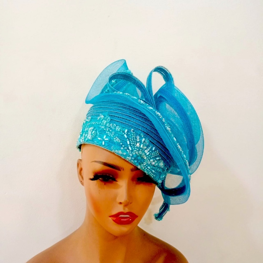 Show Stopper
Elegant Royal  Classy One Of A Kind Hand Made Fascinator

FAS2 0226